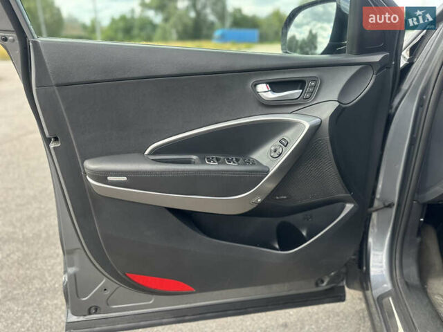 Серый Хендай Санта Фе, объемом двигателя 2.2 л и пробегом 230 тыс. км за 21500 $, фото 9 на Automoto.ua