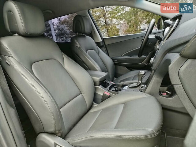 Серый Хендай Санта Фе, объемом двигателя 2 л и пробегом 187 тыс. км за 21555 $, фото 18 на Automoto.ua