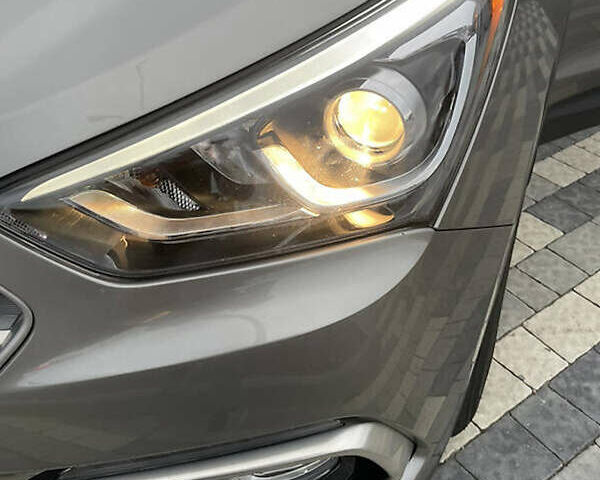 Серый Хендай Санта Фе, объемом двигателя 2.36 л и пробегом 97 тыс. км за 12700 $, фото 14 на Automoto.ua