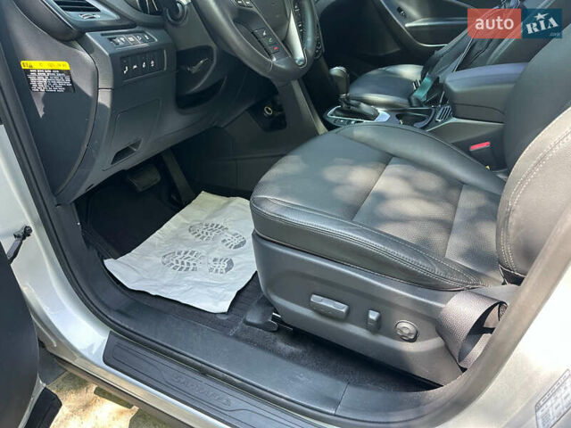 Серый Хендай Санта Фе, объемом двигателя 2 л и пробегом 150 тыс. км за 21899 $, фото 33 на Automoto.ua