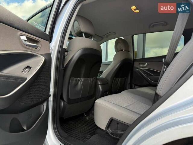 Серый Хендай Санта Фе, объемом двигателя 2.36 л и пробегом 123 тыс. км за 16900 $, фото 46 на Automoto.ua