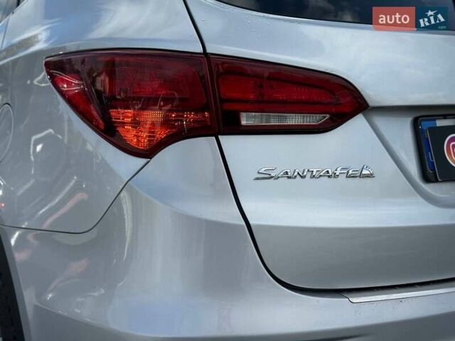 Серый Хендай Санта Фе, объемом двигателя 2.36 л и пробегом 123 тыс. км за 16900 $, фото 10 на Automoto.ua