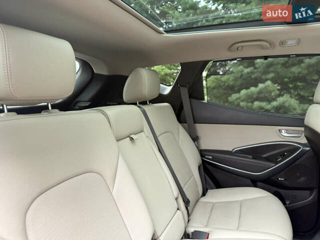 Серый Хендай Санта Фе, объемом двигателя 2.4 л и пробегом 120 тыс. км за 20000 $, фото 14 на Automoto.ua