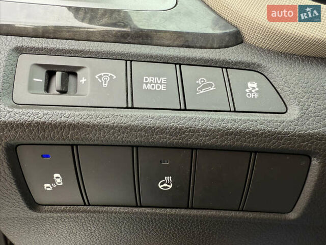 Серый Хендай Санта Фе, объемом двигателя 2.4 л и пробегом 120 тыс. км за 20000 $, фото 19 на Automoto.ua