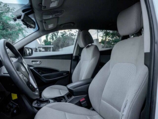 Серый Хендай Санта Фе, объемом двигателя 2.4 л и пробегом 54 тыс. км за 11500 $, фото 8 на Automoto.ua