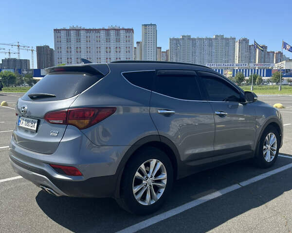 Серый Хендай Санта Фе, объемом двигателя 2.2 л и пробегом 178 тыс. км за 20900 $, фото 2 на Automoto.ua