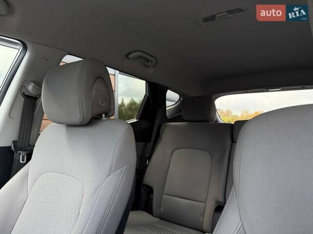 Серый Хендай Санта Фе, объемом двигателя 2.36 л и пробегом 123 тыс. км за 16900 $, фото 41 на Automoto.ua
