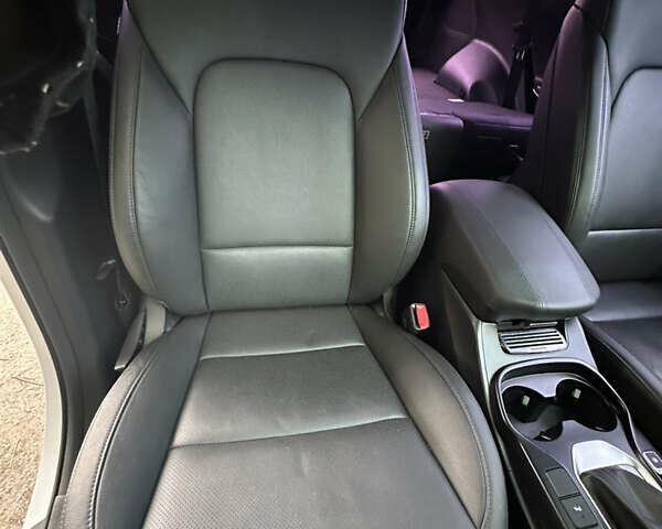 Серый Хендай Санта Фе, объемом двигателя 2 л и пробегом 150 тыс. км за 21899 $, фото 35 на Automoto.ua