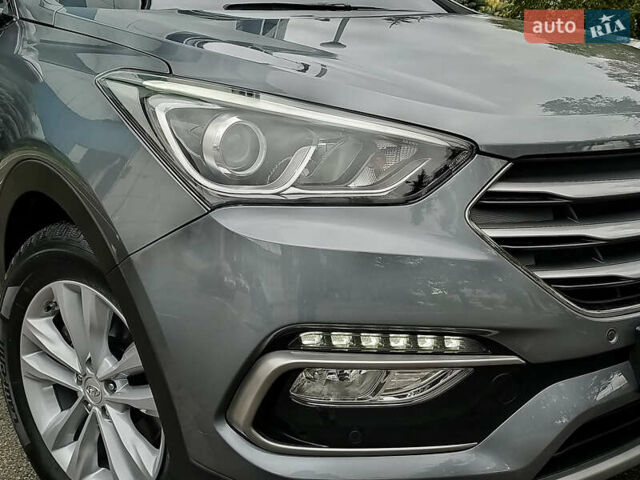 Серый Хендай Санта Фе, объемом двигателя 2 л и пробегом 187 тыс. км за 21555 $, фото 28 на Automoto.ua
