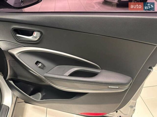 Серый Хендай Санта Фе, объемом двигателя 2 л и пробегом 155 тыс. км за 20500 $, фото 22 на Automoto.ua