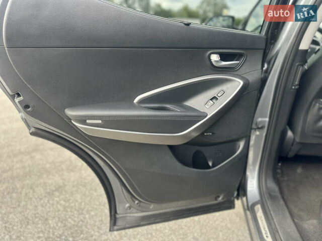 Серый Хендай Санта Фе, объемом двигателя 2.2 л и пробегом 230 тыс. км за 21500 $, фото 8 на Automoto.ua