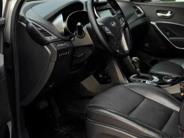 Серый Хендай Санта Фе, объемом двигателя 2.2 л и пробегом 103 тыс. км за 8700 $, фото 13 на Automoto.ua