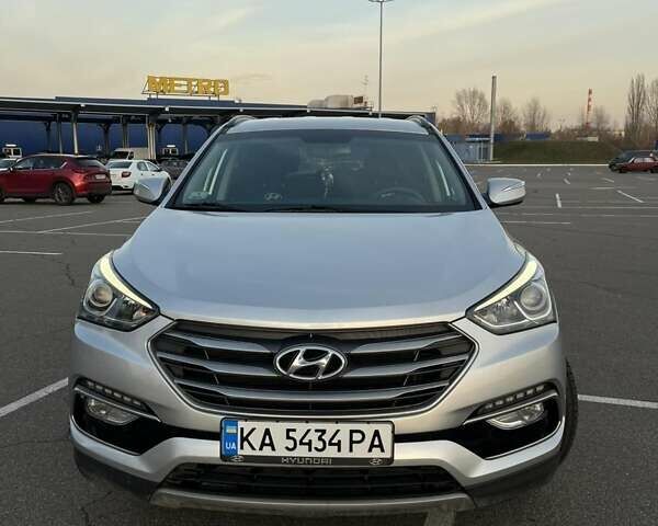 Серый Хендай Санта Фе, объемом двигателя 2.4 л и пробегом 137 тыс. км за 16200 $, фото 1 на Automoto.ua