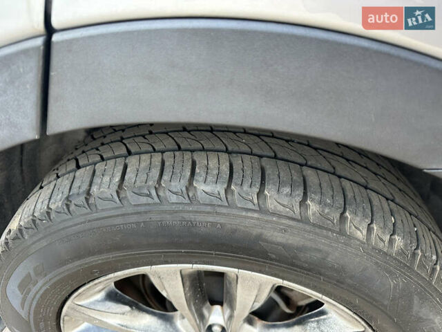 Серый Хендай Санта Фе, объемом двигателя 2 л и пробегом 150 тыс. км за 21899 $, фото 56 на Automoto.ua