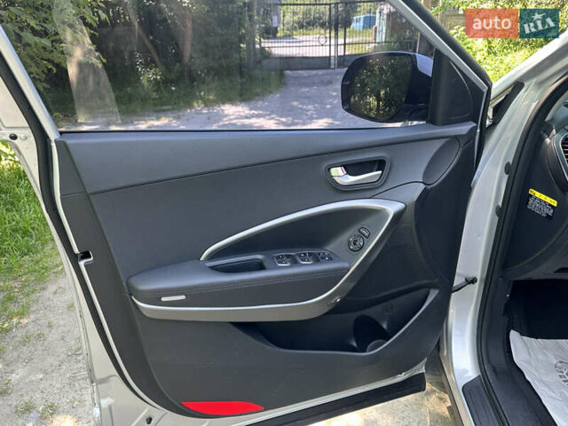 Серый Хендай Санта Фе, объемом двигателя 2 л и пробегом 150 тыс. км за 21899 $, фото 22 на Automoto.ua