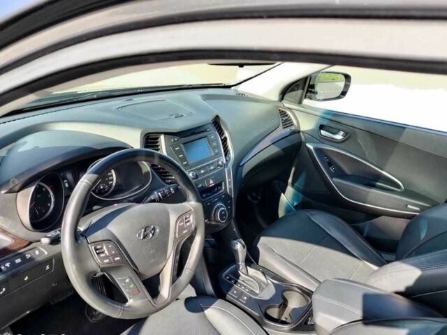 Серый Хендай Санта Фе, объемом двигателя 2.4 л и пробегом 102 тыс. км за 9700 $, фото 5 на Automoto.ua