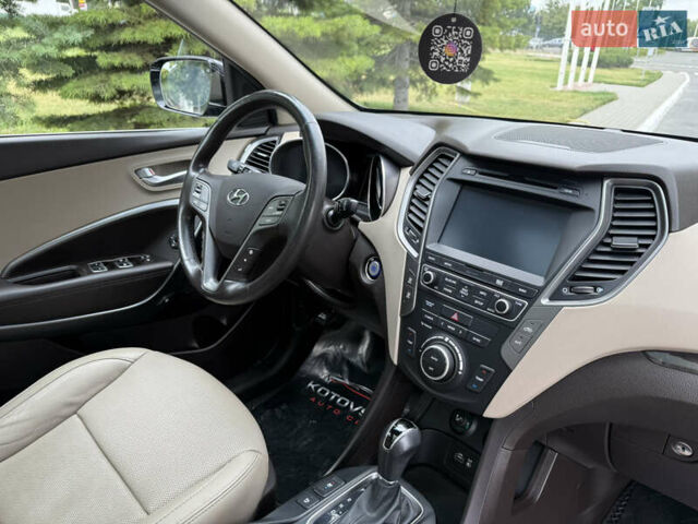 Серый Хендай Санта Фе, объемом двигателя 2.4 л и пробегом 120 тыс. км за 20000 $, фото 9 на Automoto.ua