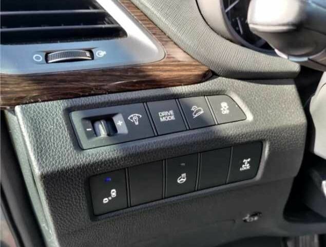 Серый Хендай Санта Фе, объемом двигателя 2.4 л и пробегом 102 тыс. км за 9700 $, фото 7 на Automoto.ua