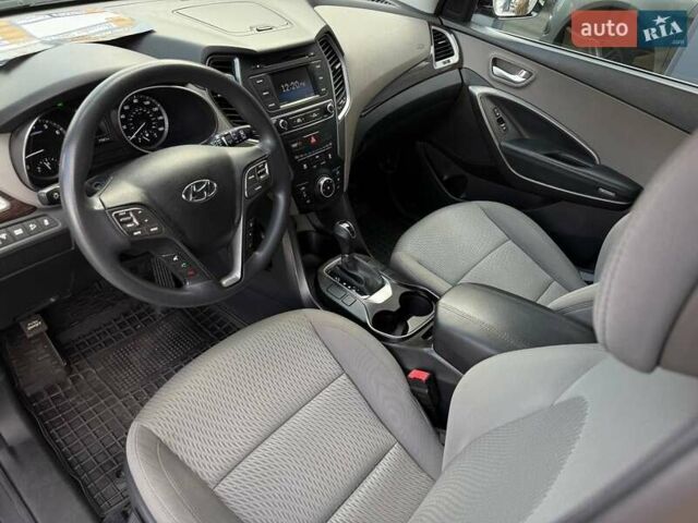 Серый Хендай Санта Фе, объемом двигателя 2.36 л и пробегом 123 тыс. км за 16900 $, фото 27 на Automoto.ua