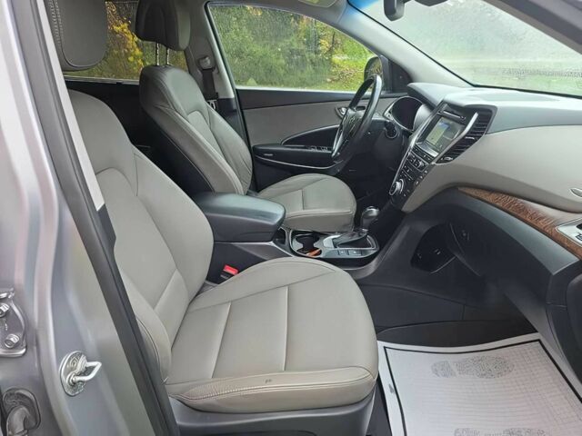 Сірий Хендай Санта Фе, об'ємом двигуна 3.3 л та пробігом 70 тис. км за 3400 $, фото 10 на Automoto.ua