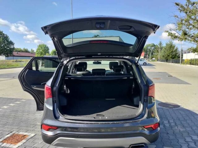 Серый Хендай Санта Фе, объемом двигателя 2.4 л и пробегом 102 тыс. км за 9700 $, фото 3 на Automoto.ua