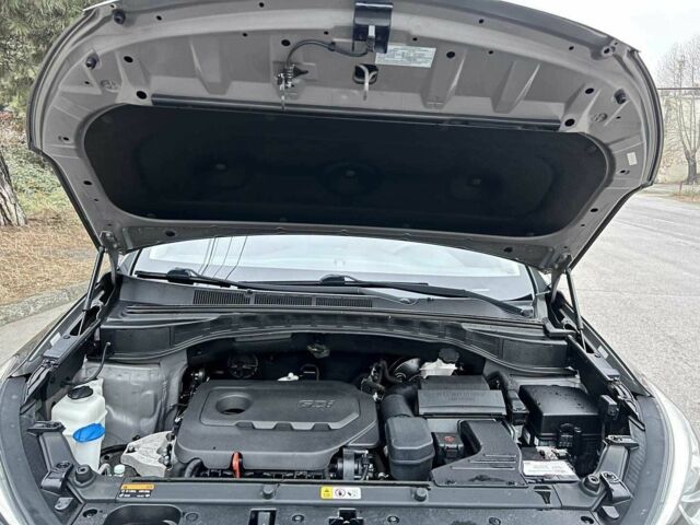 Сірий Хендай Санта Фе, об'ємом двигуна 2.4 л та пробігом 68 тис. км за 12100 $, фото 4 на Automoto.ua