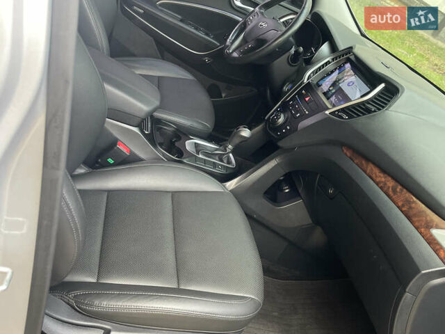 Сірий Хендай Санта Фе, об'ємом двигуна 2 л та пробігом 78 тис. км за 21700 $, фото 9 на Automoto.ua