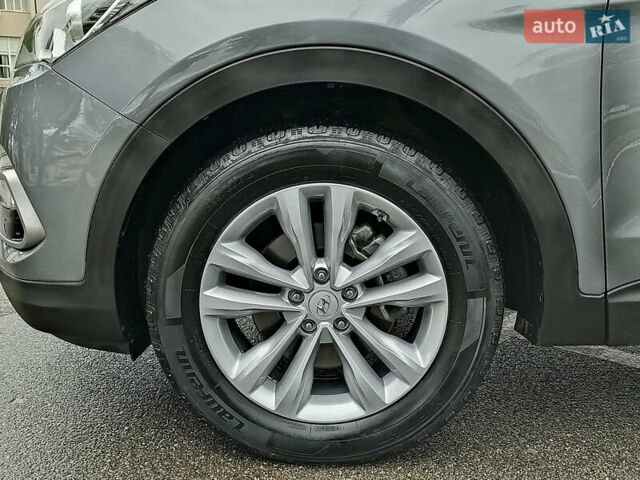 Серый Хендай Санта Фе, объемом двигателя 2 л и пробегом 187 тыс. км за 21555 $, фото 27 на Automoto.ua