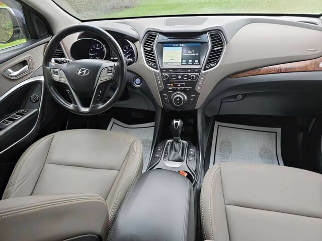 Сірий Хендай Санта Фе, об'ємом двигуна 3.3 л та пробігом 70 тис. км за 3400 $, фото 9 на Automoto.ua