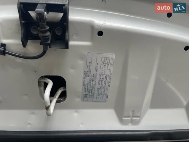 Сірий Хендай Санта Фе, об'ємом двигуна 2 л та пробігом 78 тис. км за 21700 $, фото 26 на Automoto.ua