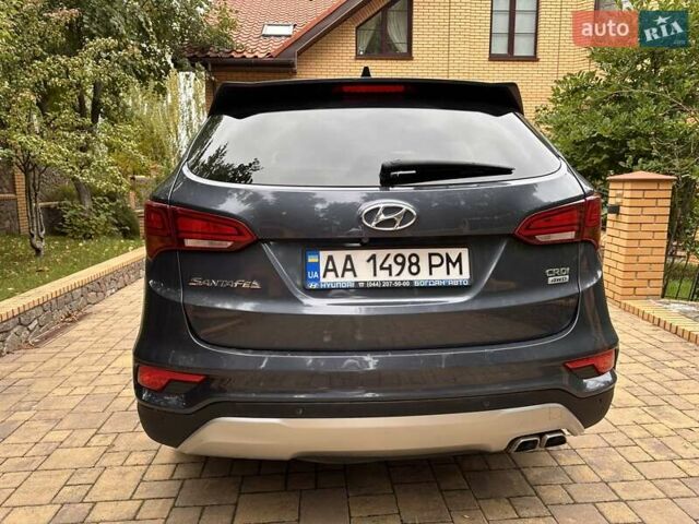 Серый Хендай Санта Фе, объемом двигателя 2.2 л и пробегом 146 тыс. км за 22000 $, фото 4 на Automoto.ua