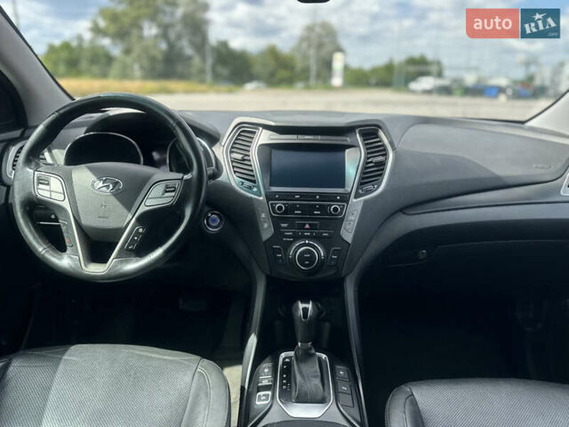 Серый Хендай Санта Фе, объемом двигателя 2.2 л и пробегом 230 тыс. км за 21500 $, фото 17 на Automoto.ua