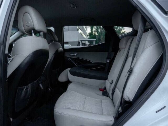 Серый Хендай Санта Фе, объемом двигателя 2.4 л и пробегом 54 тыс. км за 11500 $, фото 9 на Automoto.ua