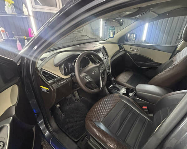 Серый Хендай Санта Фе, объемом двигателя 2.36 л и пробегом 120 тыс. км за 14500 $, фото 6 на Automoto.ua