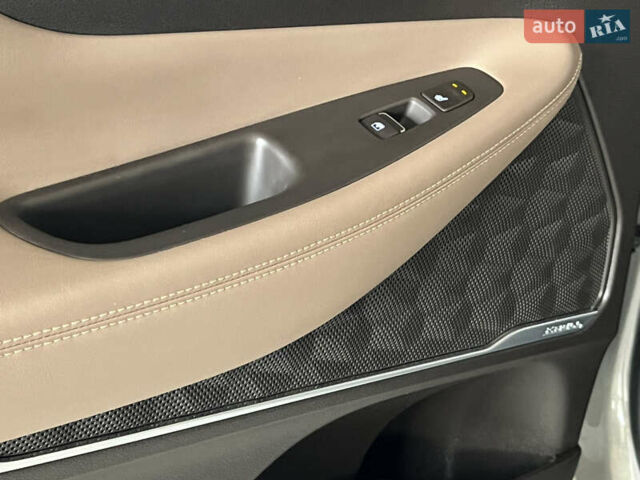 Серый Хендай Санта Фе, объемом двигателя 2.2 л и пробегом 30 тыс. км за 35000 $, фото 48 на Automoto.ua