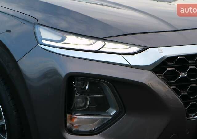 Серый Хендай Санта Фе, объемом двигателя 2.2 л и пробегом 193 тыс. км за 26268 $, фото 27 на Automoto.ua