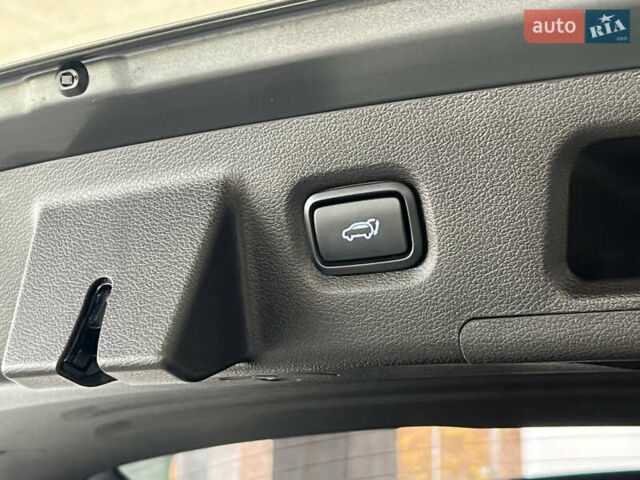 Серый Хендай Санта Фе, объемом двигателя 2.2 л и пробегом 30 тыс. км за 35000 $, фото 14 на Automoto.ua