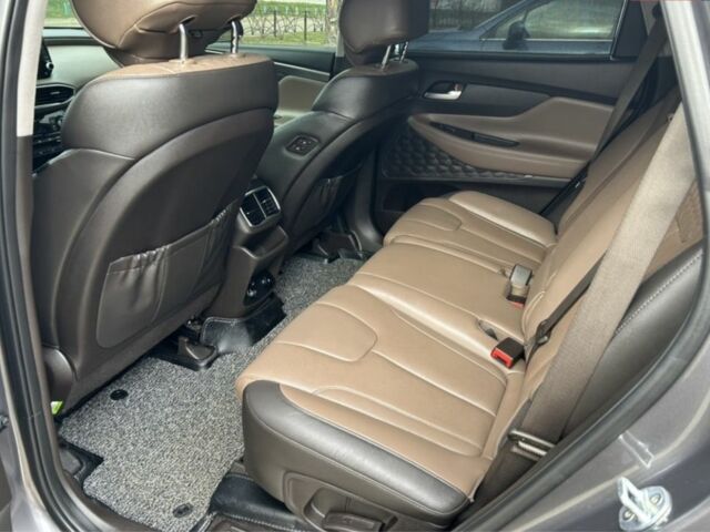 Серый Хендай Санта Фе, объемом двигателя 2.2 л и пробегом 108 тыс. км за 21200 $, фото 6 на Automoto.ua