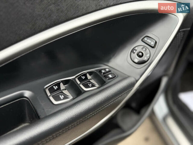 Сірий Хендай Санта Фе, об'ємом двигуна 2.2 л та пробігом 169 тис. км за 19399 $, фото 23 на Automoto.ua