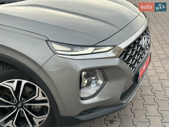 Серый Хендай Санта Фе, объемом двигателя 2.2 л и пробегом 131 тыс. км за 29200 $, фото 2 на Automoto.ua