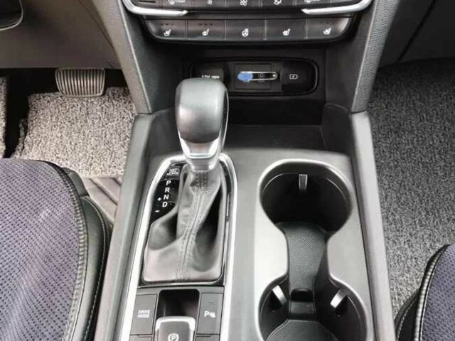 Сірий Хендай Санта Фе, об'ємом двигуна 2 л та пробігом 140 тис. км за 21000 $, фото 9 на Automoto.ua