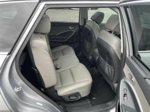 Сірий Хендай Санта Фе, об'ємом двигуна 3.3 л та пробігом 48 тис. км за 3200 $, фото 11 на Automoto.ua