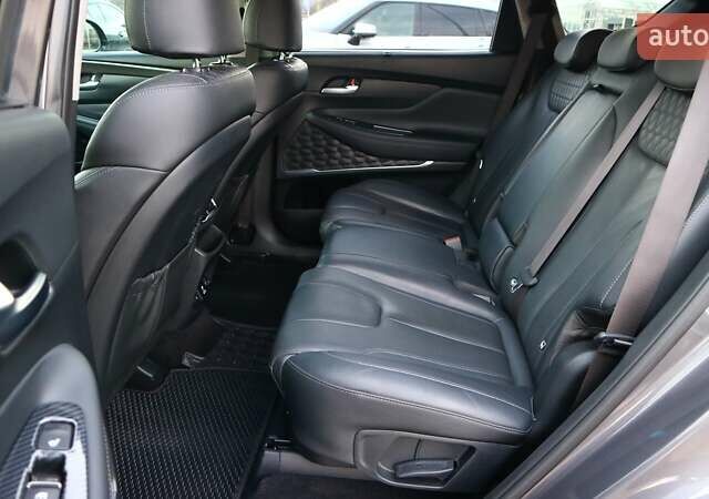 Серый Хендай Санта Фе, объемом двигателя 2.2 л и пробегом 193 тыс. км за 26268 $, фото 13 на Automoto.ua