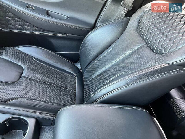 Серый Хендай Санта Фе, объемом двигателя 2 л и пробегом 147 тыс. км за 24500 $, фото 12 на Automoto.ua