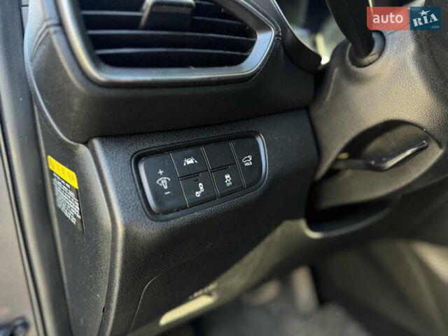 Серый Хендай Санта Фе, объемом двигателя 2 л и пробегом 148 тыс. км за 24400 $, фото 20 на Automoto.ua