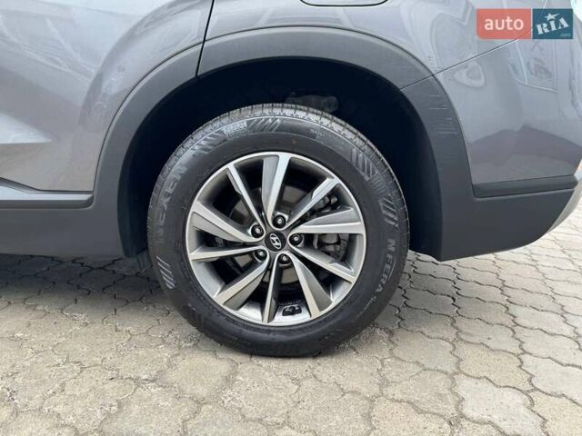 Сірий Хендай Санта Фе, об'ємом двигуна 2 л та пробігом 75 тис. км за 24900 $, фото 4 на Automoto.ua