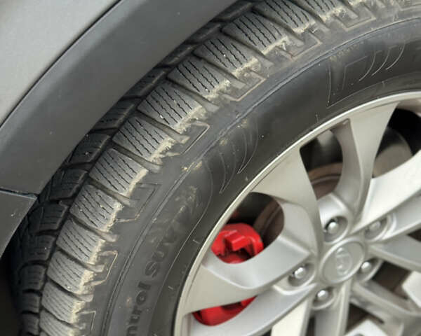 Сірий Хендай Санта Фе, об'ємом двигуна 2.36 л та пробігом 130 тис. км за 19500 $, фото 17 на Automoto.ua