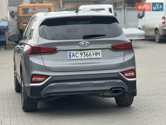 Сірий Хендай Санта Фе, об'ємом двигуна 2.36 л та пробігом 130 тис. км за 19500 $, фото 3 на Automoto.ua