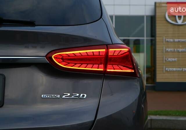 Серый Хендай Санта Фе, объемом двигателя 2.2 л и пробегом 193 тыс. км за 26268 $, фото 26 на Automoto.ua