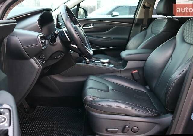 Серый Хендай Санта Фе, объемом двигателя 2.2 л и пробегом 193 тыс. км за 26268 $, фото 12 на Automoto.ua